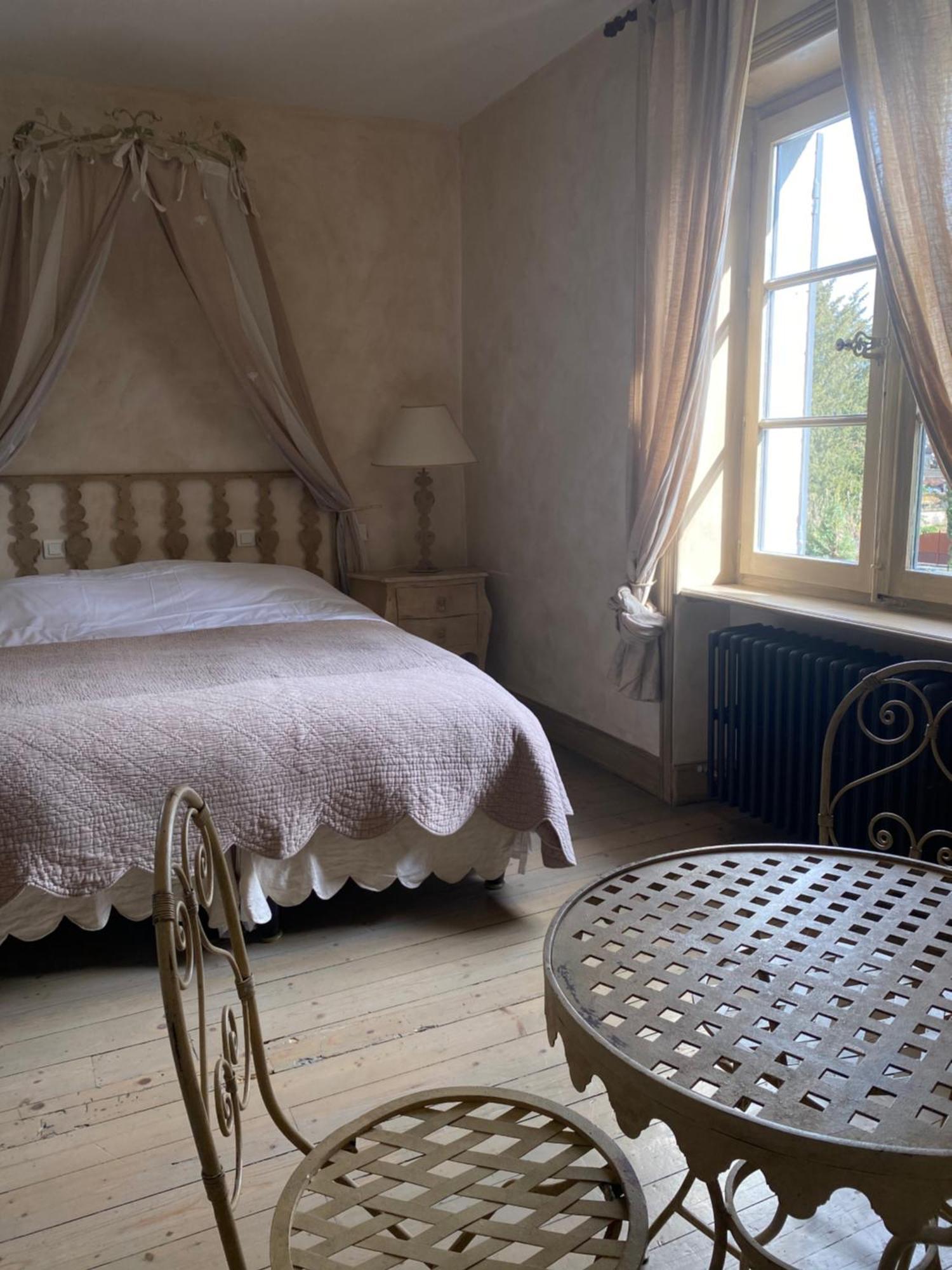 Les Jardins De La Tour Hotell Châtillon-sur-Chalaronne Eksteriør bilde