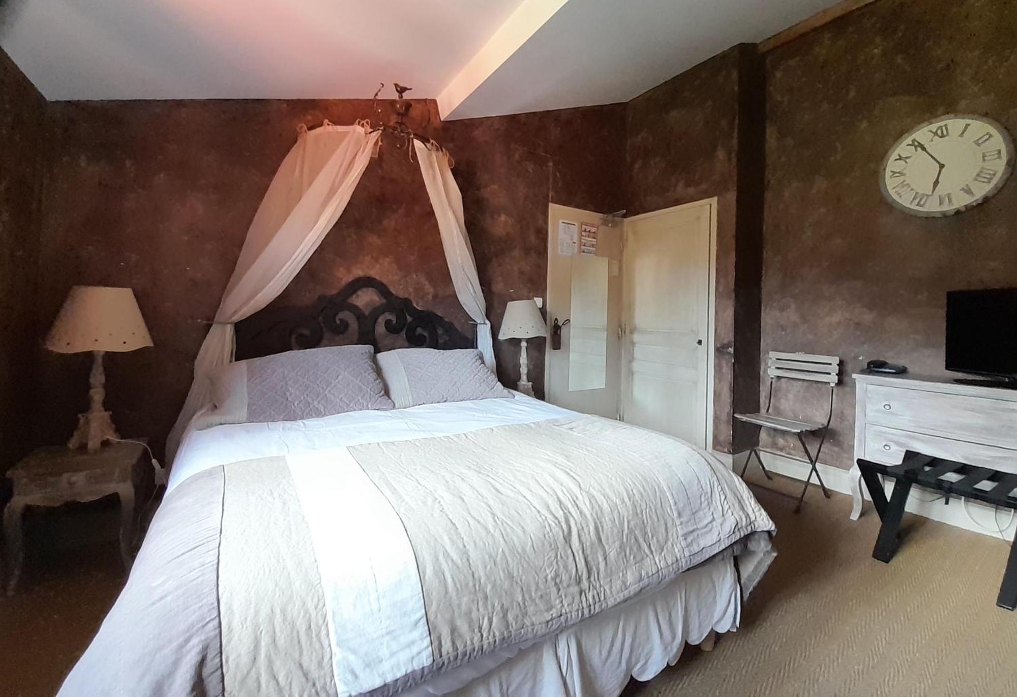 Les Jardins De La Tour Hotell Châtillon-sur-Chalaronne Eksteriør bilde